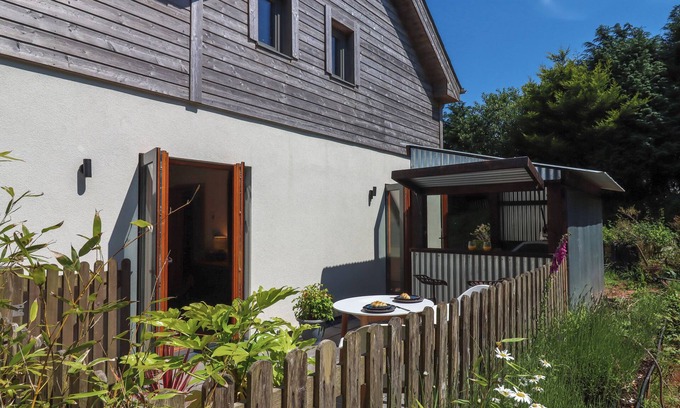 Moreleigh Cottage | SOUTH HOLM, pet friendly, with a garden in Moreleigh