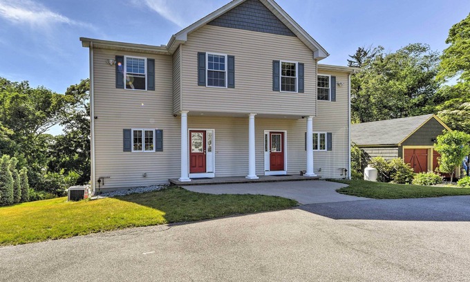 Kingston House | South Kingstown Duplex - Located on URI Campus!