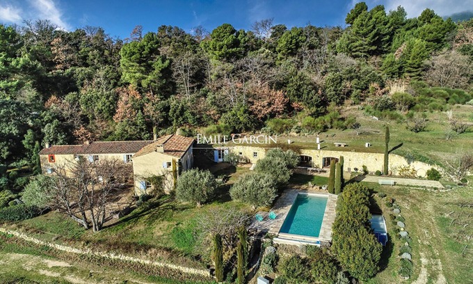 Cabrieres-dʼAigues Other | South Luberon farmhouse for rent, beautiful views of the countryside and absolute peace and quiet