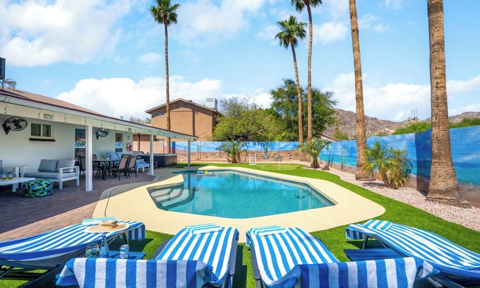 Desert Foothills Estates House | South Mountain FREE HEATED Pool and Hot Tub walk to trails & park. NEW