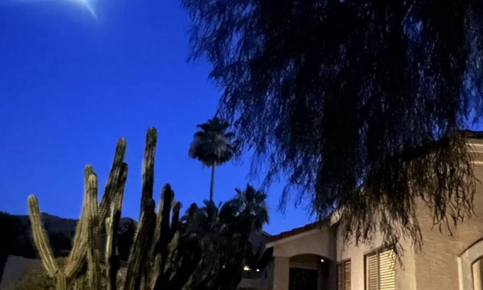 South Mountain House | South Mountains Views and Fun! Big back yard and Next to a park with playground