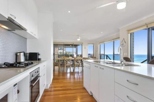 Ulladulla House | South Pacific Beach House - direct beach access