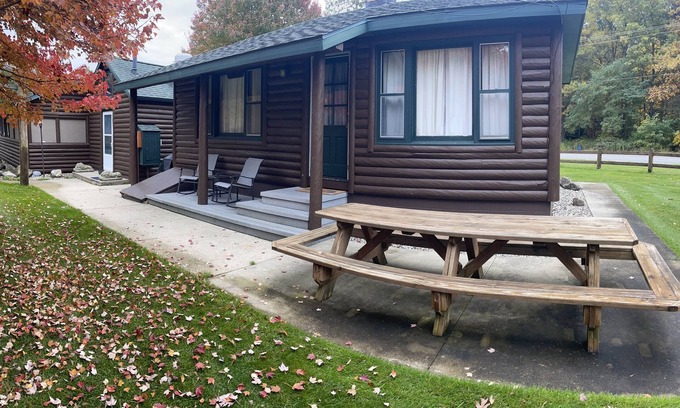 Twin Lake Cabin | South Shore Resort - Blue Jay