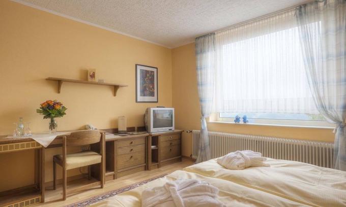 Bollendorf-Pont House | South side without balcony with panoramic view, from 12 nights - Waldhotel Sonnenberg