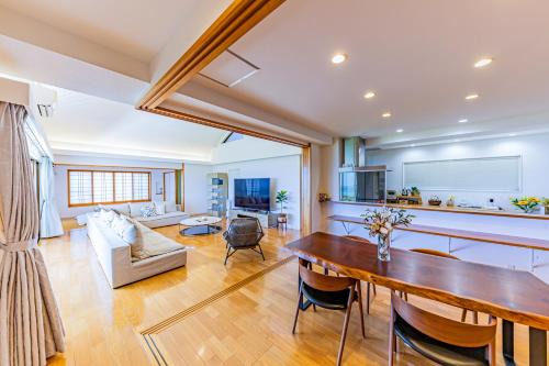Okinawa Villa | South Villa 百名