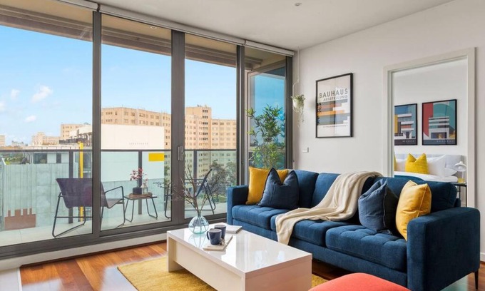 South Yarra Apartment | South Yarra Tranquil 2BR Abode