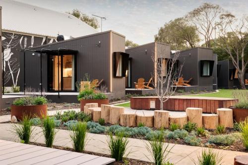 Dunsborough Hotel | Southcamp