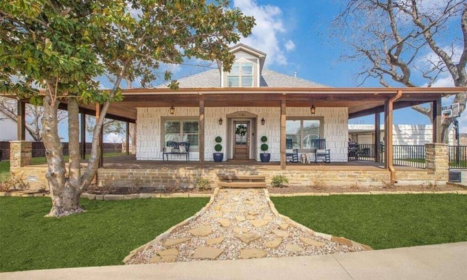 Celina House | Southern Charmer Near Town Square
