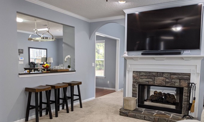 Fayetteville House | Southern Comfort - Quiet Spacious Serenity