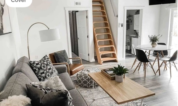 Medford Apartment | Southern Comfort - Hot tub - Modern - Relaxing -private
