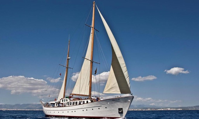 Ciutat Vella Boat Rental | Southern Cross