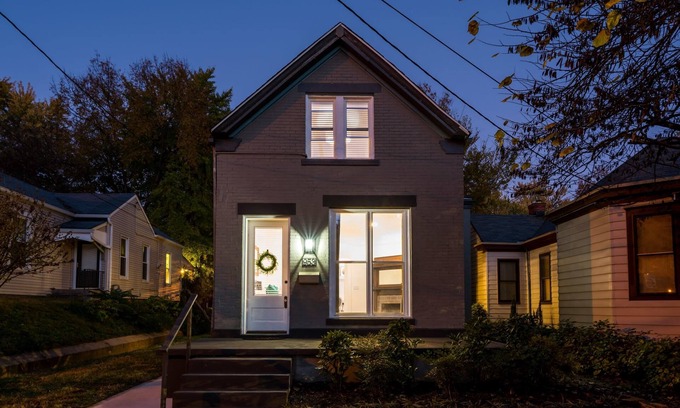 Highlands House | Southern Gentleman- Quaint, Hot Tub - Walkable!