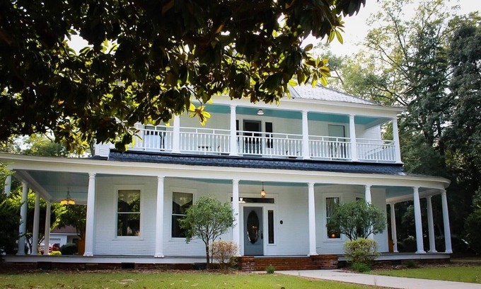 Batesburg-Leesville House | Southern Mansion Experience Event Wedding Venue 120 Yr Old House & Gardens