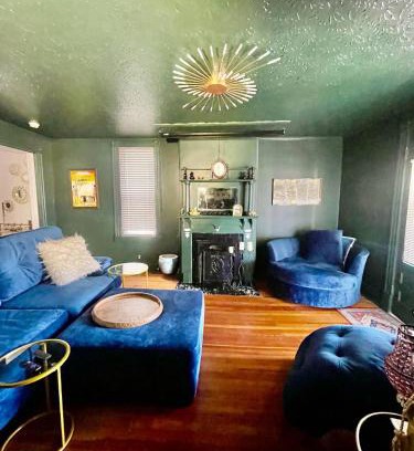 Wilder Park House | Southern Parkway Retreat Private Yard & Comfort