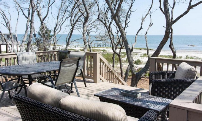 Saint Helena Island House | Southern Sea-Esta on St. Helena Island