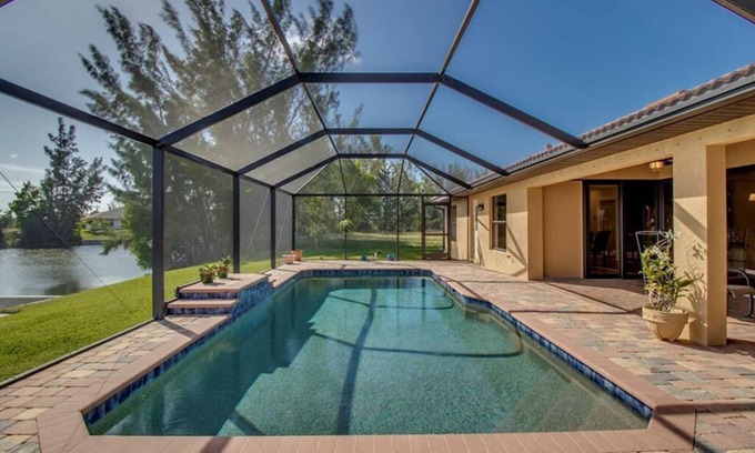 Pelican House | Southern Sun Beach Hotel - Cape Coral