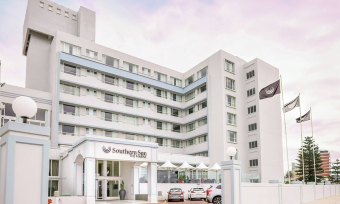Pollok Beach Hotel | Southern Sun The Marine