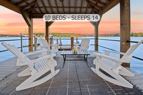 Mount Mourne House | Southern Sunrise Covered Dock & Optional Boat Rental