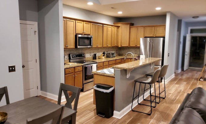 Southport House | Southport 2 bed 2 bath furnished townhome for rent