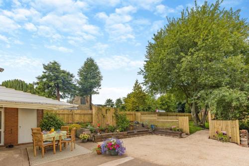 Neenton House | Southside Cottage