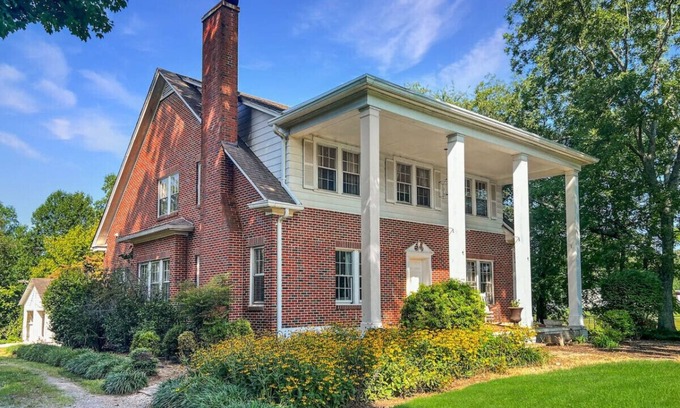Wilkesboro House | Southwell Manor House