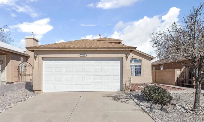 Skies West House | Southwest Skies. Charming 3/2 home in NW Albuquerque