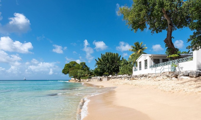 Mullins Beach House | Southwinds Beach House is a 3 Bedroom With Exquisite sea Views