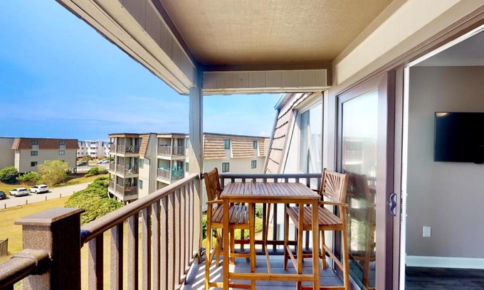 Morehead City Apartment | Southwinds E17 Whale Rested