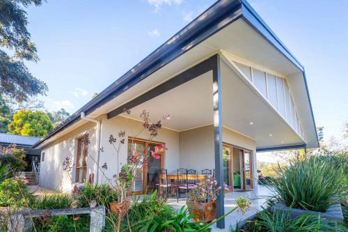 Lovedale House | Sovereign Hill Country Villa