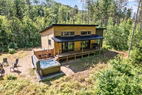 Mauricie Ski Chalet | Spa Nature & Riverside Escape - Ecureuil Roux