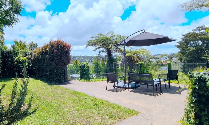 Glenfield House | Spa Nest Glenfield|Spacious 7BR Retreat|Movie Lounge|Nice Big Garden|Kids’ Zone