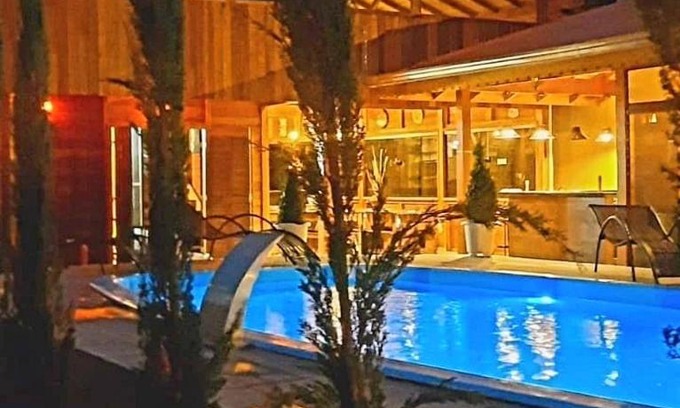 Itapoa House | SPA Rossett em Itapoá - Luxo e conforto c piscina, hidromassagem e cromoterapia, p 22 pessoas!