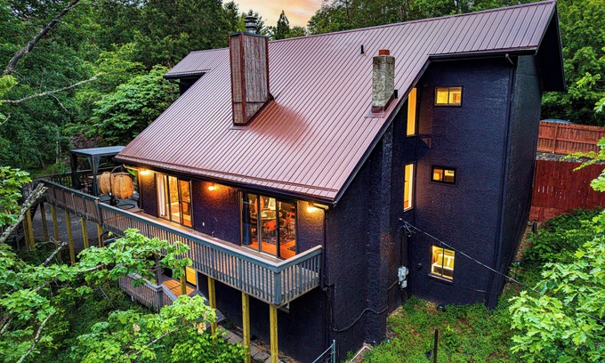 Asheville House | Spa Sauna Theatre Pool Table Bowling 12min to AVL