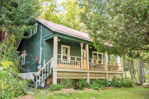 Mont-Tremblant Ski Chalet | Spa & Water access - Pionnier