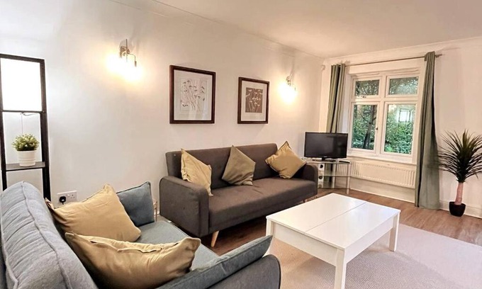 Oxford Apartment | Space and Comfort in Summertown