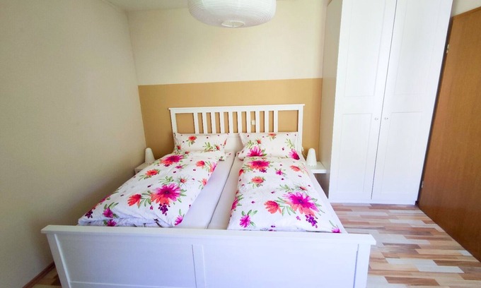 Rothenburg ob der Tauber Apartment | Spacious vacation apartment (35 m²) for two people with eat-in kitchen and free WiFi