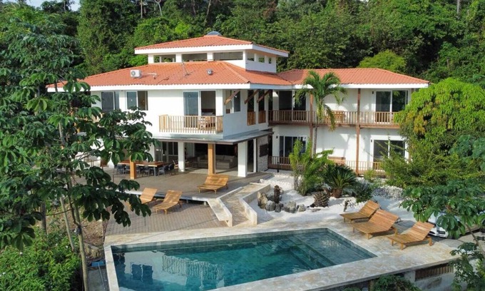 Puntarenas House | Spacious 7-bedroom house in wonderful Santa TeresanStunning sunset