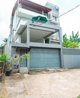 Kaduwela House | Spacious Eco Guest House Colombo