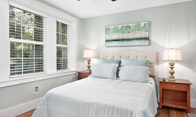 Asheville Apartment | Spacious 1 Bedroom Apt! Pet friendly with Private fenced in back yard and deck!