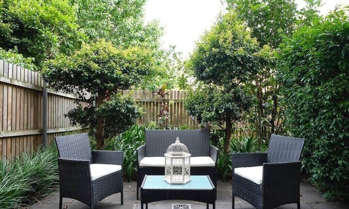 Warrawee Apartment | Spacious 2 Bed Family Apartment with Garden