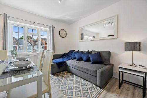 North Acton Apartment | Spacious 2-Bed Flat, Acton