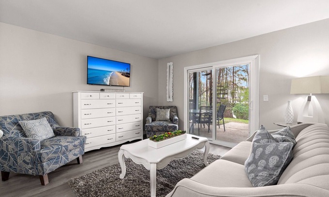 North Charleston Condo | Spacious 2 bedroom condo