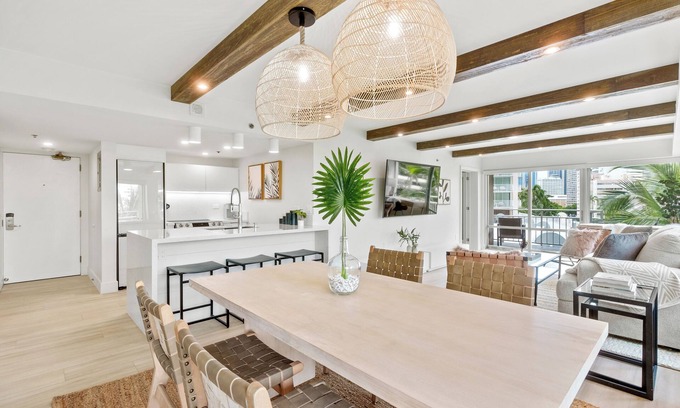 Waikiki Condo | Spacious 2 Bedroom 2 Bathroom City View Condo at the Ilikai Hotel