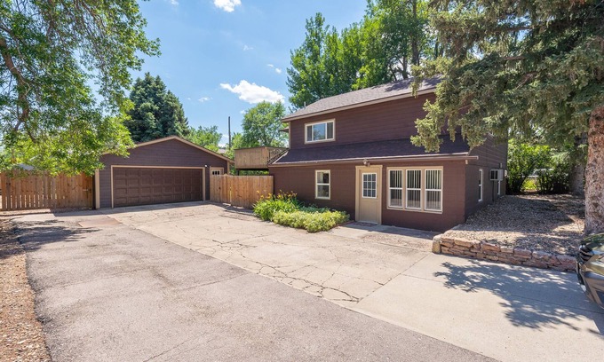 Rapid City House | Spacious 2 bedroom 2 bath home. 30 minutes from Mount Rushmore. Perfect location