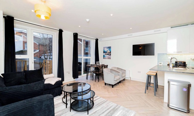 Five Oak Green Apartment | Spacious 2 Bedroom Apartment in Central Tonbridge