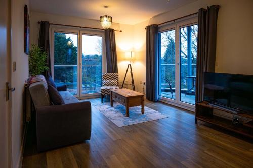 Crawley City Centre Apartment | Spacious 2 Bedroom Apartment in Crawley