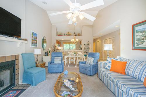 Arcadian Shores House | Spacious 2 Bedroom Condo- Vaulted Ceilings and Fireplace- St James Park 12-E