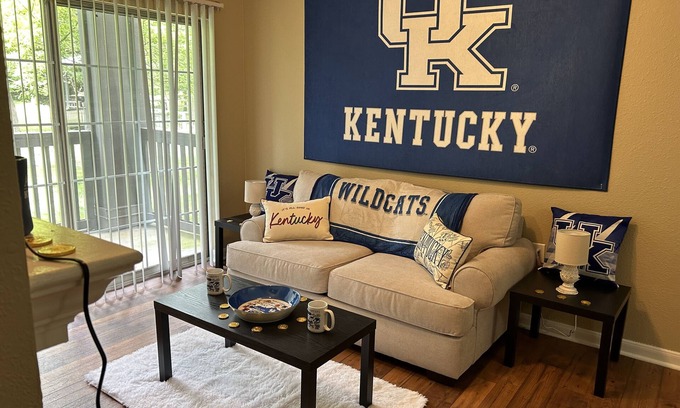Lexington Apartment | Spacious 2 bedroom home, close to UK/Keeneland/Fayette Mall/Summit at Fritz Farm