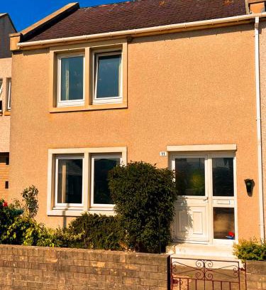 Cullen House | Spacious 2 Bedroom Home in Picturesque Cullen