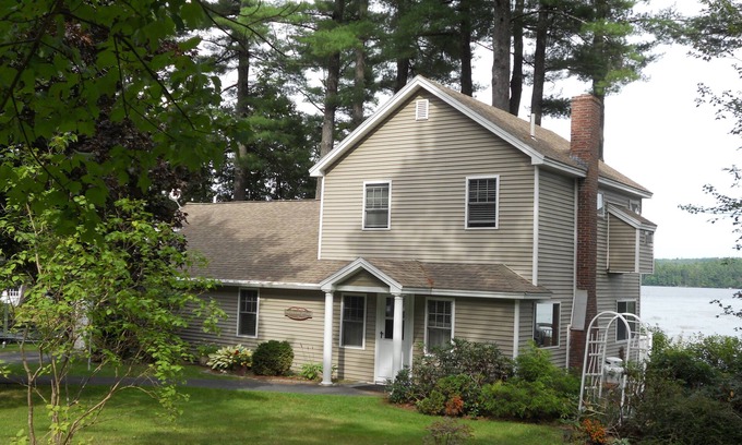 Raymond House | Spacious 2 Bedroom Summer Home on Picturesque Panther Pond